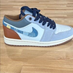 Nike Blue and White Low-Top Sneakers with Navy Accents